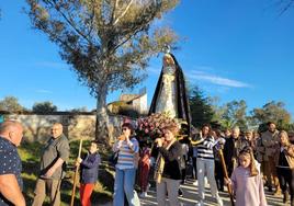 Traslado de la Virgen de la Soledad desde su ermita.