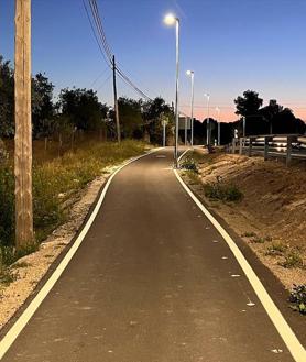 Imagen secundaria 2 - La instalación de 33 farolas da por finalizada la obra del camino peatonal de Las Arenas