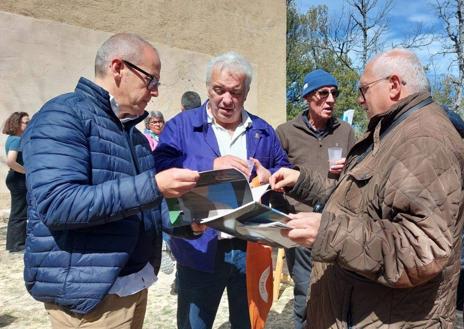 Imagen secundaria 1 - Malpartida de Cáceres participa en Francia en la reunión preparatoria del proyecto europeo &#039;Entre Serras&#039;