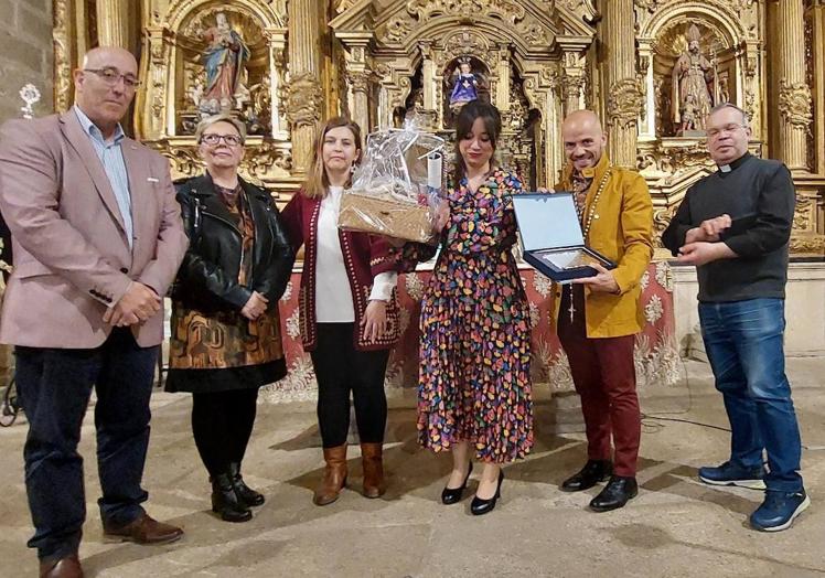 Imagen principal - El pregón y el III Certamen 'Música y Pasión' inauguran la Semana Santa de Malpartida de Cáceres