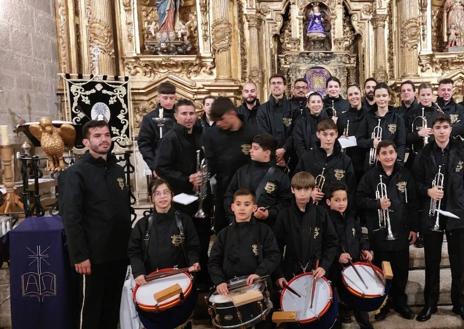 Imagen secundaria 1 - El pregón y el III Certamen 'Música y Pasión' inauguran la Semana Santa de Malpartida de Cáceres