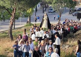 La Virgen de la Soledad de camino a su ermita.