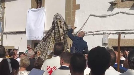 'El Santo Encuentro' puso fin a la Semana Santa de Malpartida de Cáceres