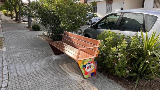 Varias zonas de Malpartida de Cáceres estrenan bancos