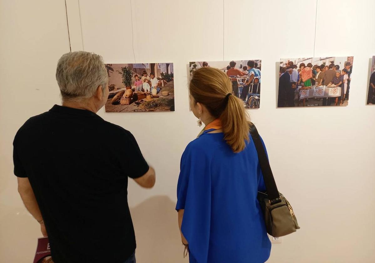 Una exposición de fotografías recorre las Fiestas de San Isidro desde 1986 hasta 1991