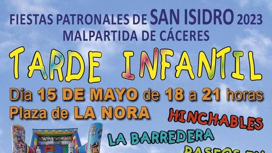 Tarde de juegos en la Plaza de la Nora