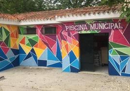Entrada de la piscina municipal de Malpartida de Cáceres.