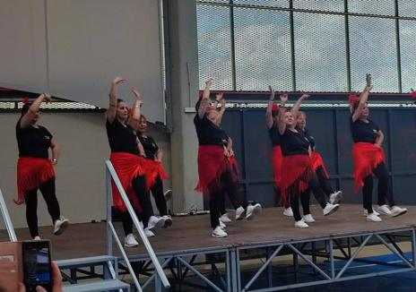 Imagen secundaria 1 - 200 personas participaron en la convivencia comarcal de las Amas de Casa en Malpartida de Cáceres