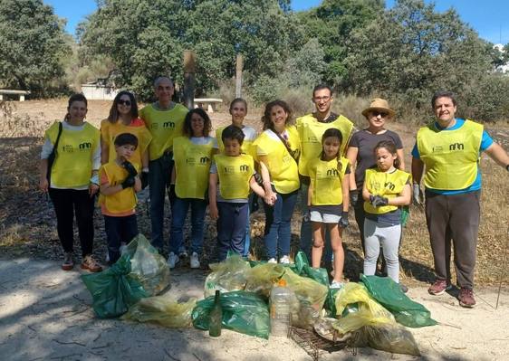 '1m2 contra la basuraleza' recogió 14 kilos de residuos en el paraje de San Isidro