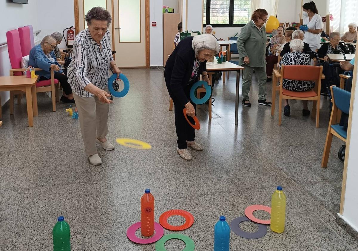 Los mayores de la residencia Santa Ana participan en una jornada de Educación Ambiental con el Centro de Interpretación