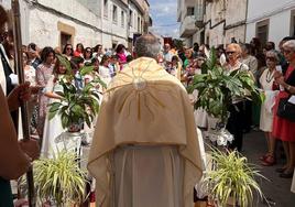 Parada en uno de los altares.