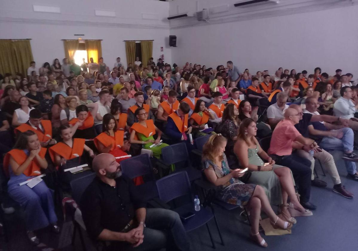 Alba Jiménez, José Luis Durán y Jonathan Frontelo, mejores expedientes académicos del IESO Los Barruecos