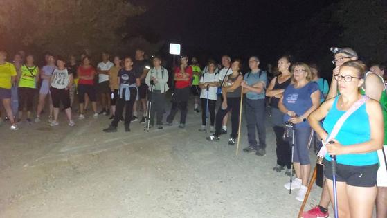 Un numeroso grupo participó en la Ruta Nocturna por las Charcas de Malpartida de Cáceres