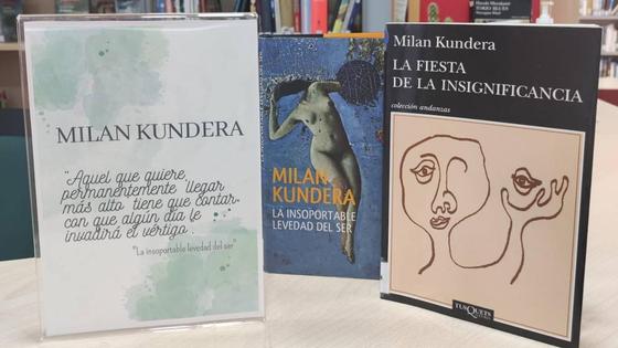 La biblioteca dedica un rincón a Milan Kundera