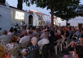 Gran asistencia a la charla gastronómica 'Recetas en tiempos de escasez: la tradición culinaria extremeña'