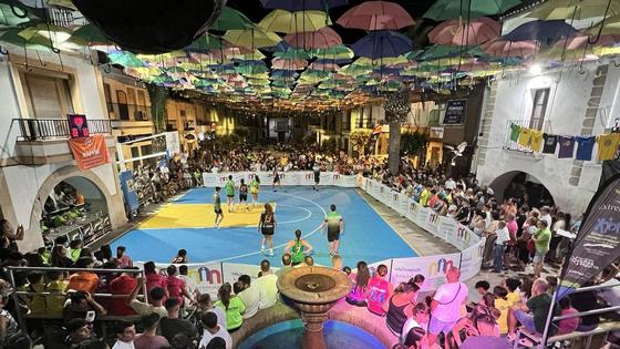 El 3x3 de Baloncesto en la Calle volvió a llenar la Plaza Mayor