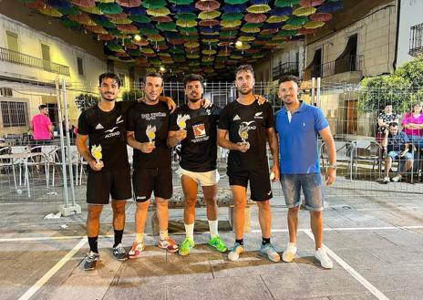 Imagen secundaria 1 - Campeones y subcampeones de esta última edición.
