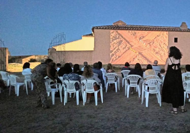 Imagen principal - Plena Moon puso el broche de oro al festival &#039;Bajo las Estrellas 4&#039;