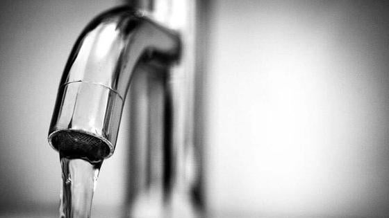 Corte de agua por las obras en la calle Almírez