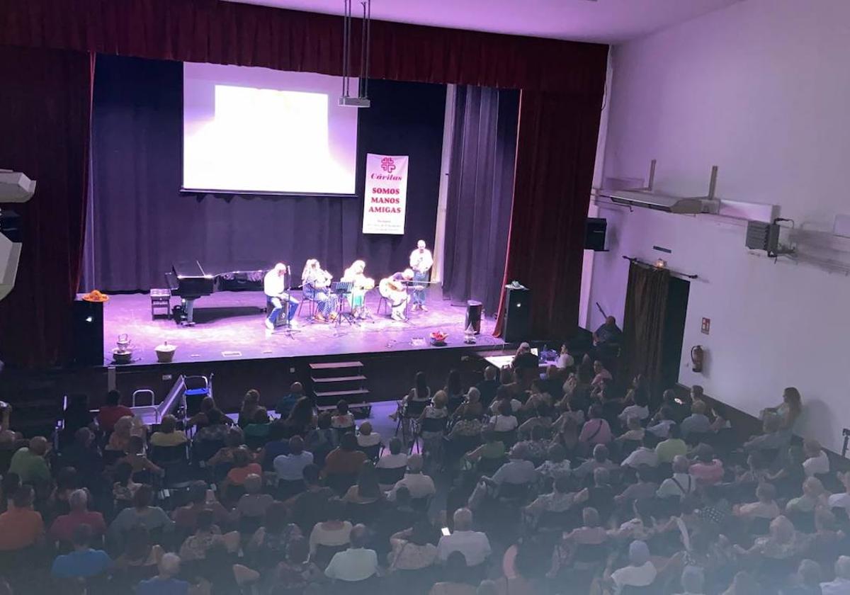 Gran asistencia al festival benéfico de Cáritas