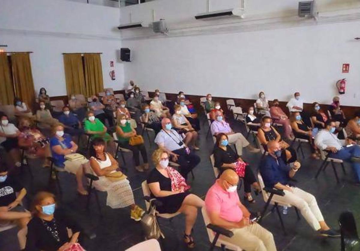 Público asistente en una edición anterior del Día del Emigrante.