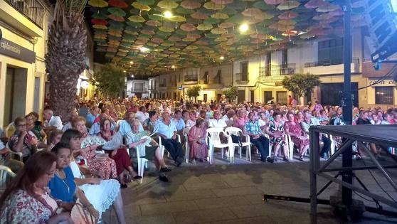 El Folklore hizo vibrar a Malpartida de Cáceres