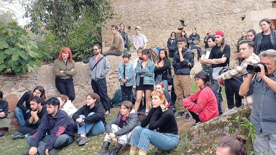 Alumnos del País Vasco y una asociación de Oviedo visitan el Museo Vostell Malpartida