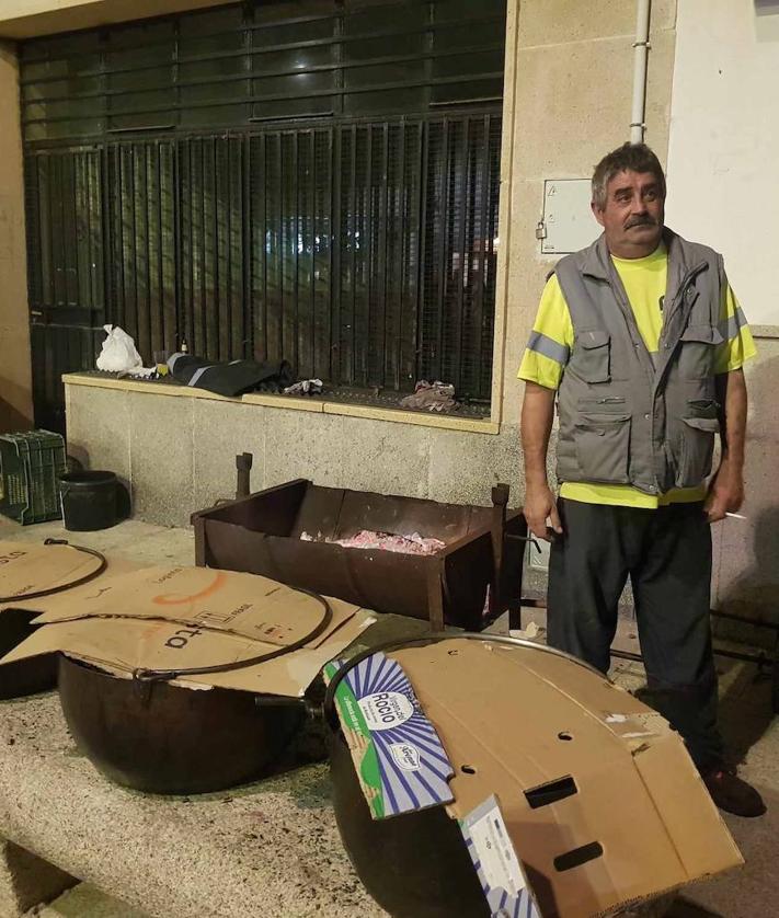 Imagen secundaria 2 - Fantasmas, brujas, esqueletos y castañas se unieron en Malpartida para celebrar Halloween
