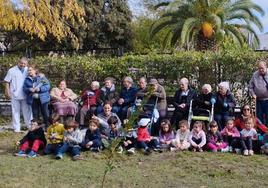 El colegio los Arcos y la residencia Santa Ana colaboran en una actividad intergeneracional
