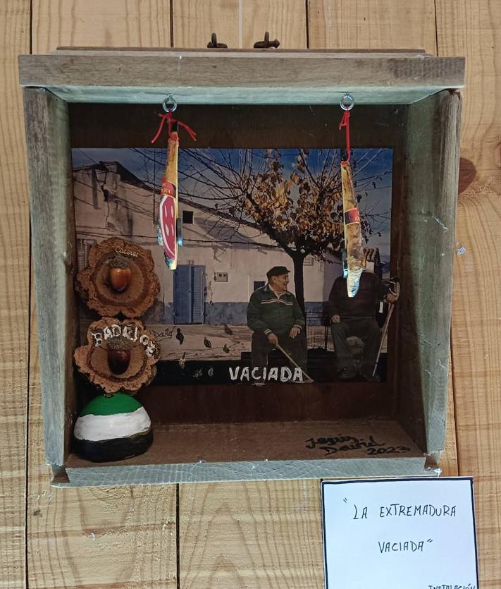 Imagen secundaria 2 - Jesús David Floriano expone en Aquario &#039;Pop cotidiano&#039;