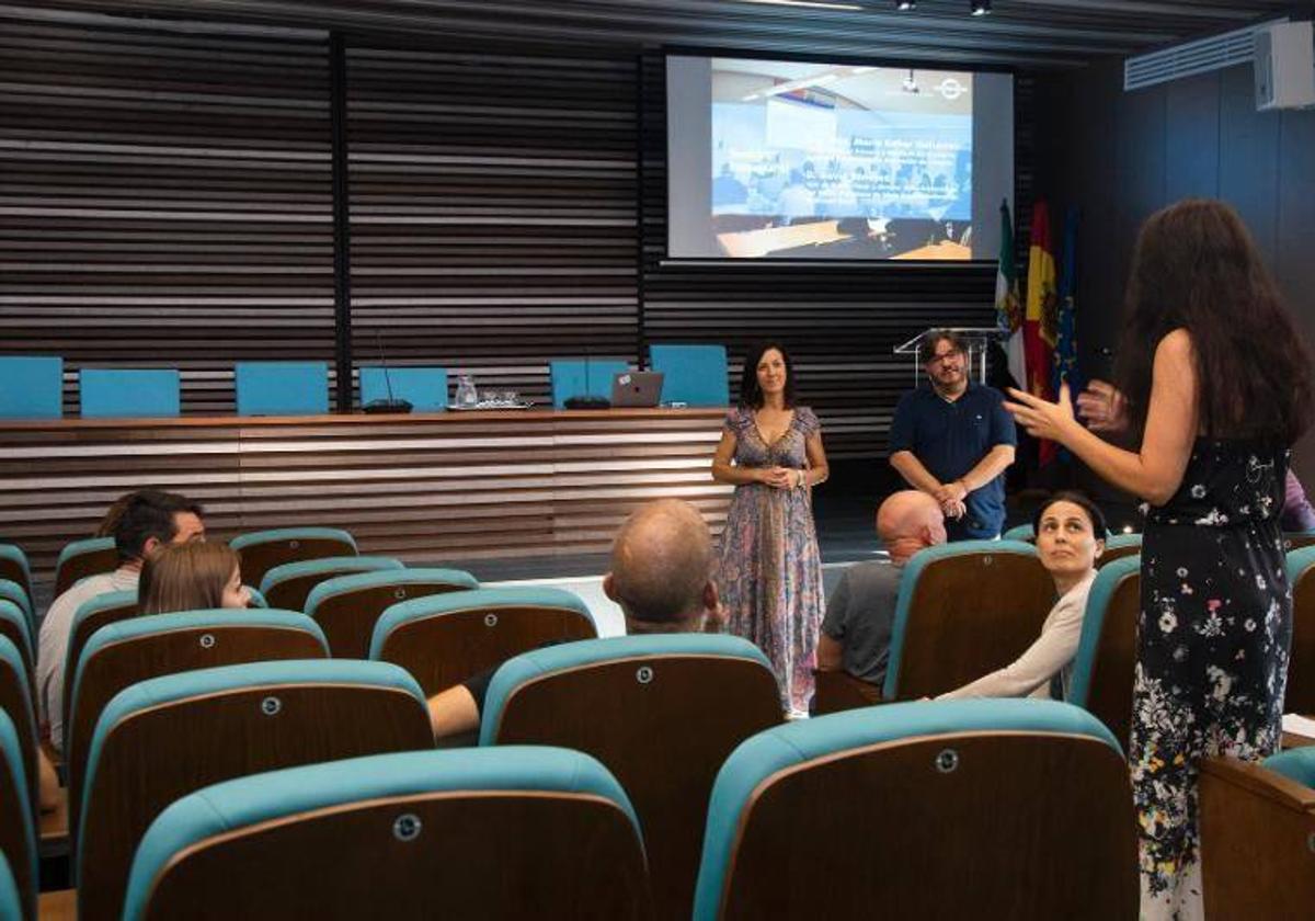 Diputada en una de las reuniones con los emprendedores de esta edición.