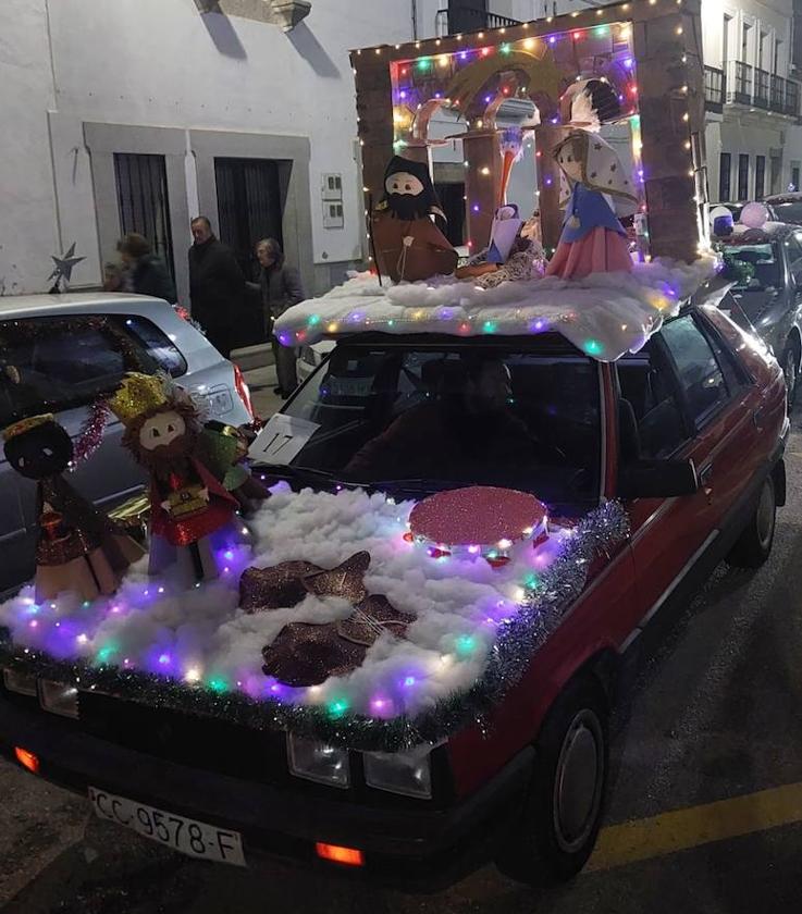 'Fibertelecom' y el coche de 'Marisol y amigos' ganan los primeros premios del Concurso de Coches Decorados