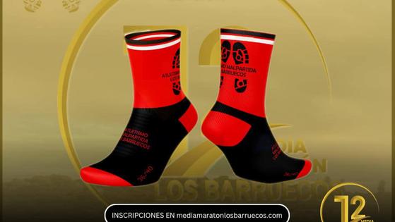 La Media Maratón Los Barruecos presenta sus calcetines oficiales
