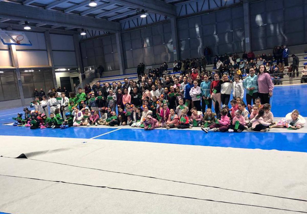 Las Escuelas Deportivas Municipales despiden el año con su exhibición de Navidad