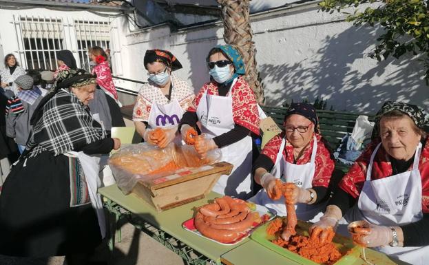 Imagen principal - Los niños celebran la &#039;Patatera didáctica&#039;