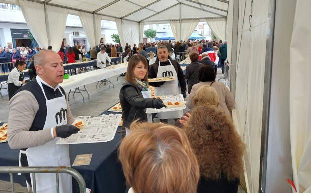 Imagen principal - Malpartida de Cáceres disfrutó de su Domingo Gordo
