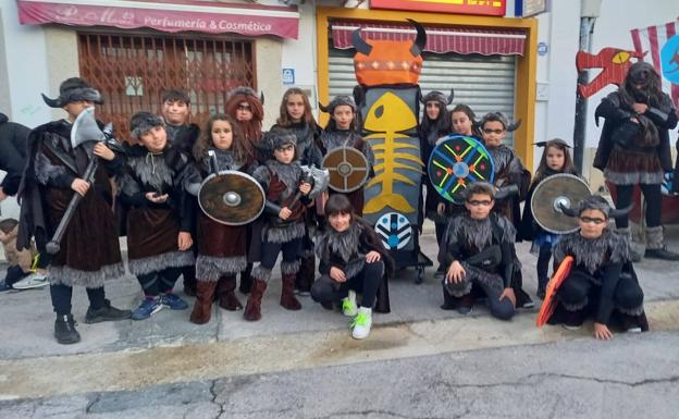 Imagen principal - Primer y segundo premio de la categoría infantil y juvenil. 