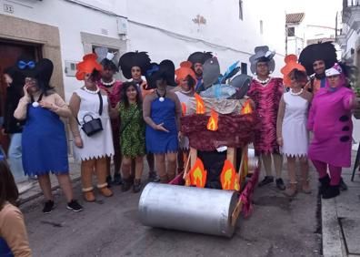 Imagen secundaria 1 - Primer y segundo premio de la categoría de adultos. 