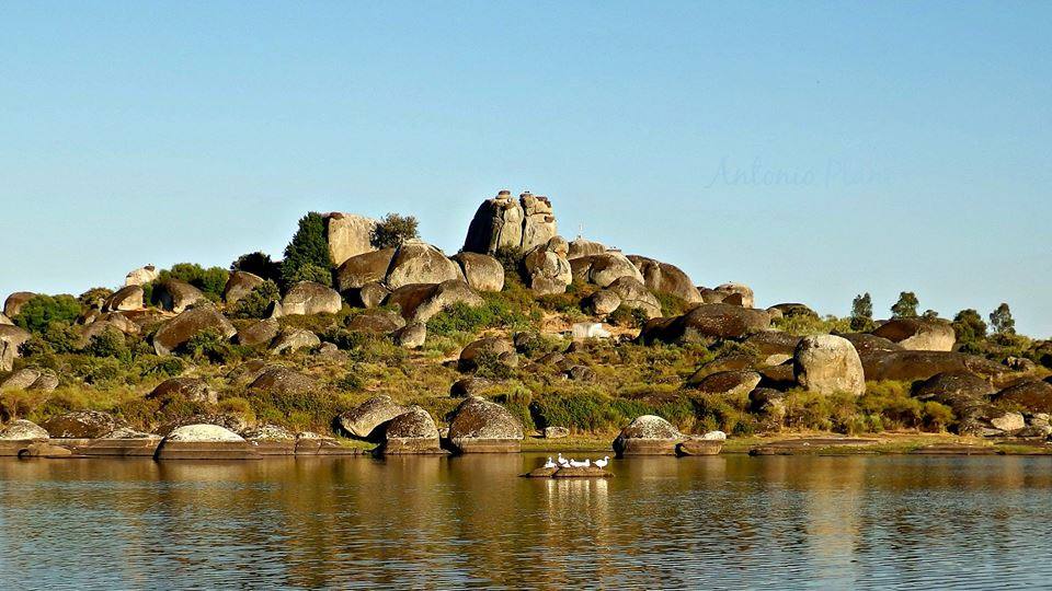 Monumento Natural de Los Barruecos. 