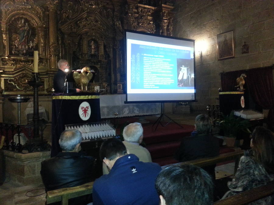 Durante la presentación de la restauración del Cristo de la Desenclavación. 