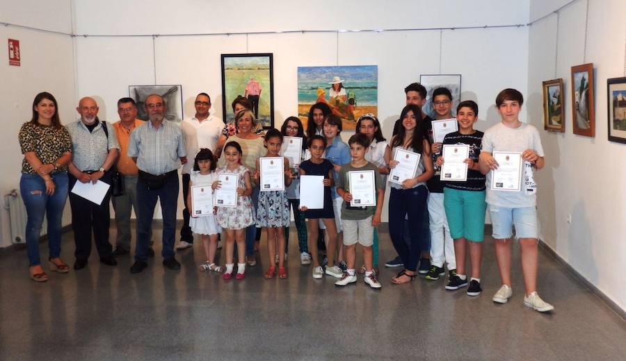 Clausura el Aula de Bellas Artes con una exposición de sus alumnos
