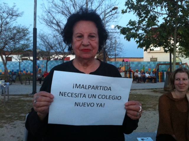 Mercedes Guardado, viuda de Wolf Vostell, pide un colegio nuevo para Malpartida de Cáceres