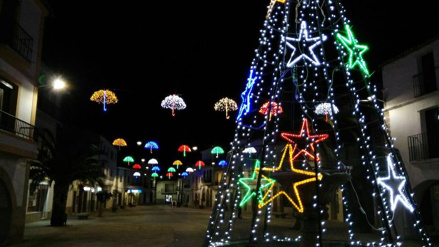 Encendido de luces de Navidad en la Plaza Mayor de Malpartida de Cáceres. 