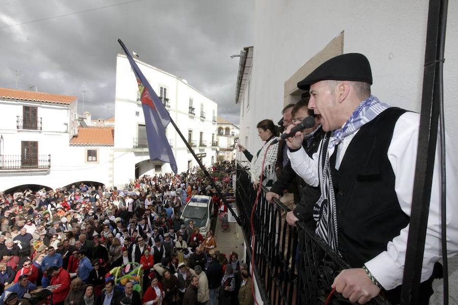 Malpartida festeja su día grande con música, tradición y mucha patatera