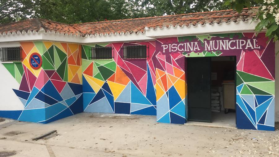 Mural de la piscina municipal.  
