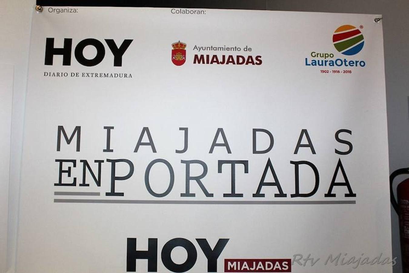 Exposición de portadas de HOY y de HOY Miajadas en el Palacio Obispo Solís en la que se repasan los acontecimientos más destacados de la localidad y que tuvieron su espacio en el periódico