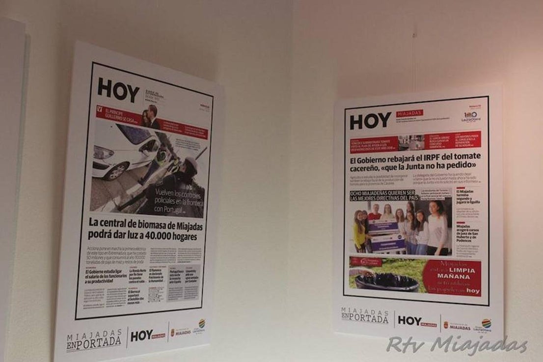 Exposición de portadas de HOY y de HOY Miajadas en el Palacio Obispo Solís en la que se repasan los acontecimientos más destacados de la localidad y que tuvieron su espacio en el periódico