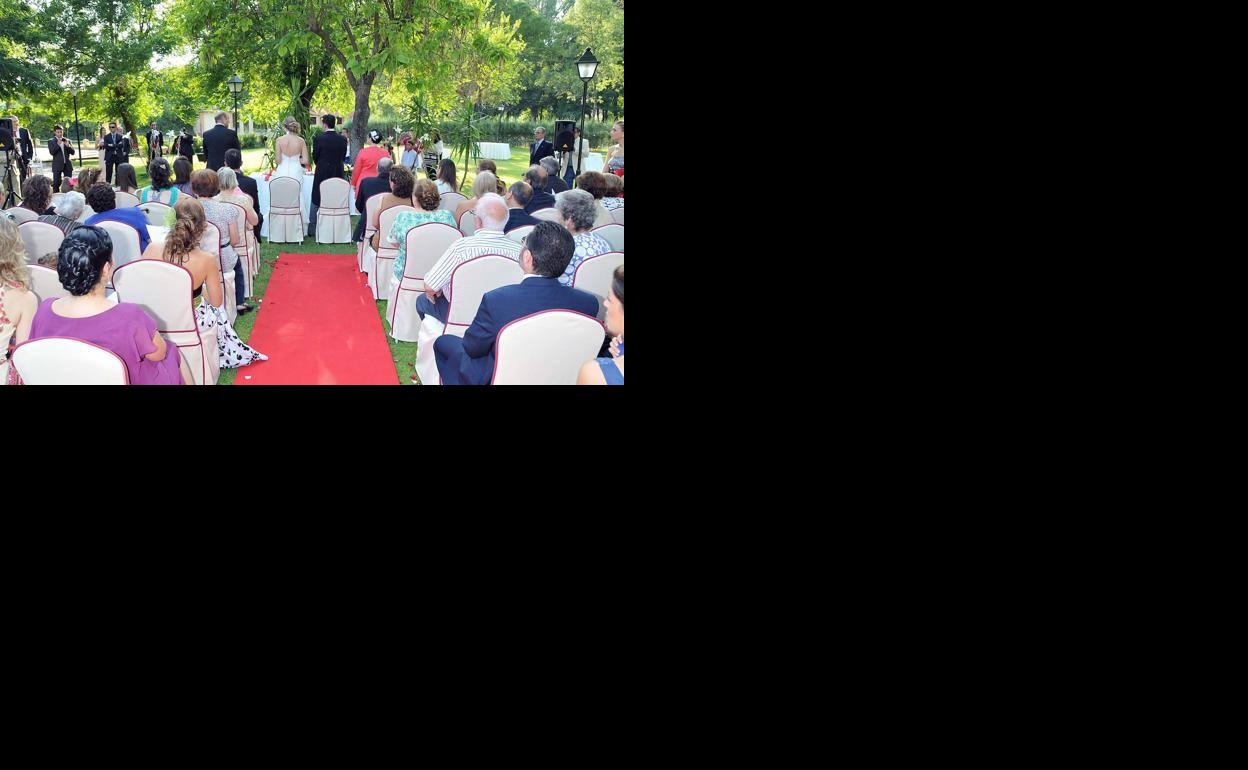 Miajadas, entre las localidades extremeñas con más bodas civiles