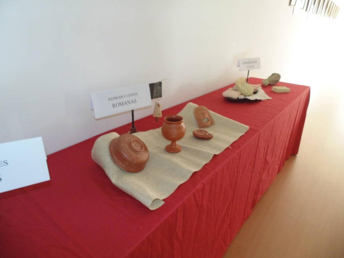 Desde el 2 de agosto y hasta el 30 del mismo mes se exponen en Miajadas múltiples muestras de arte de diversos autores. Maquetas, colecciones taurinas, pintura o recuerdos de cine, todo tiene cabida en este espacio tan singular de Miajadas