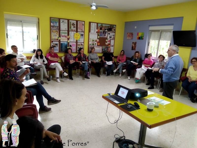 Fernando Domínguez imparte el curso 'Motivación y valores' a los trabajadores del centro / 